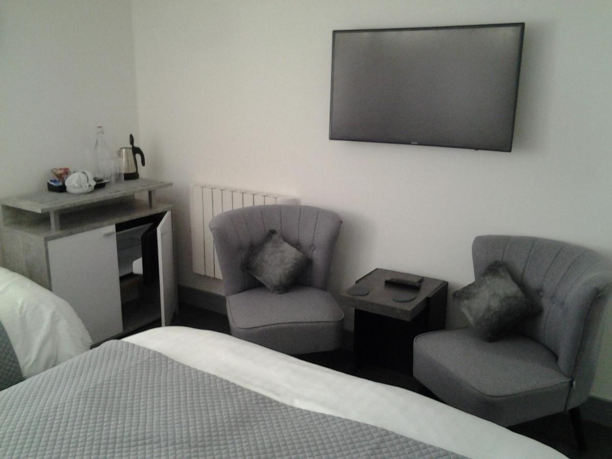 Lady Charlotte Guest Rooms Triple Rooms Dowlais Exterior foto